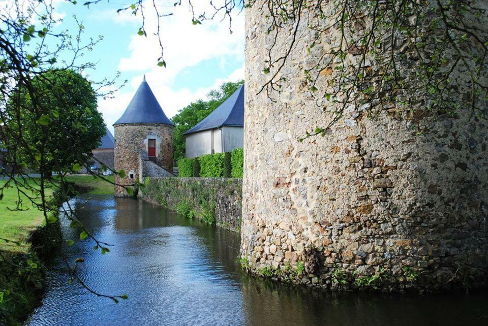 Logis De La Helberdiere Cossé-en-Champagne Exterior foto